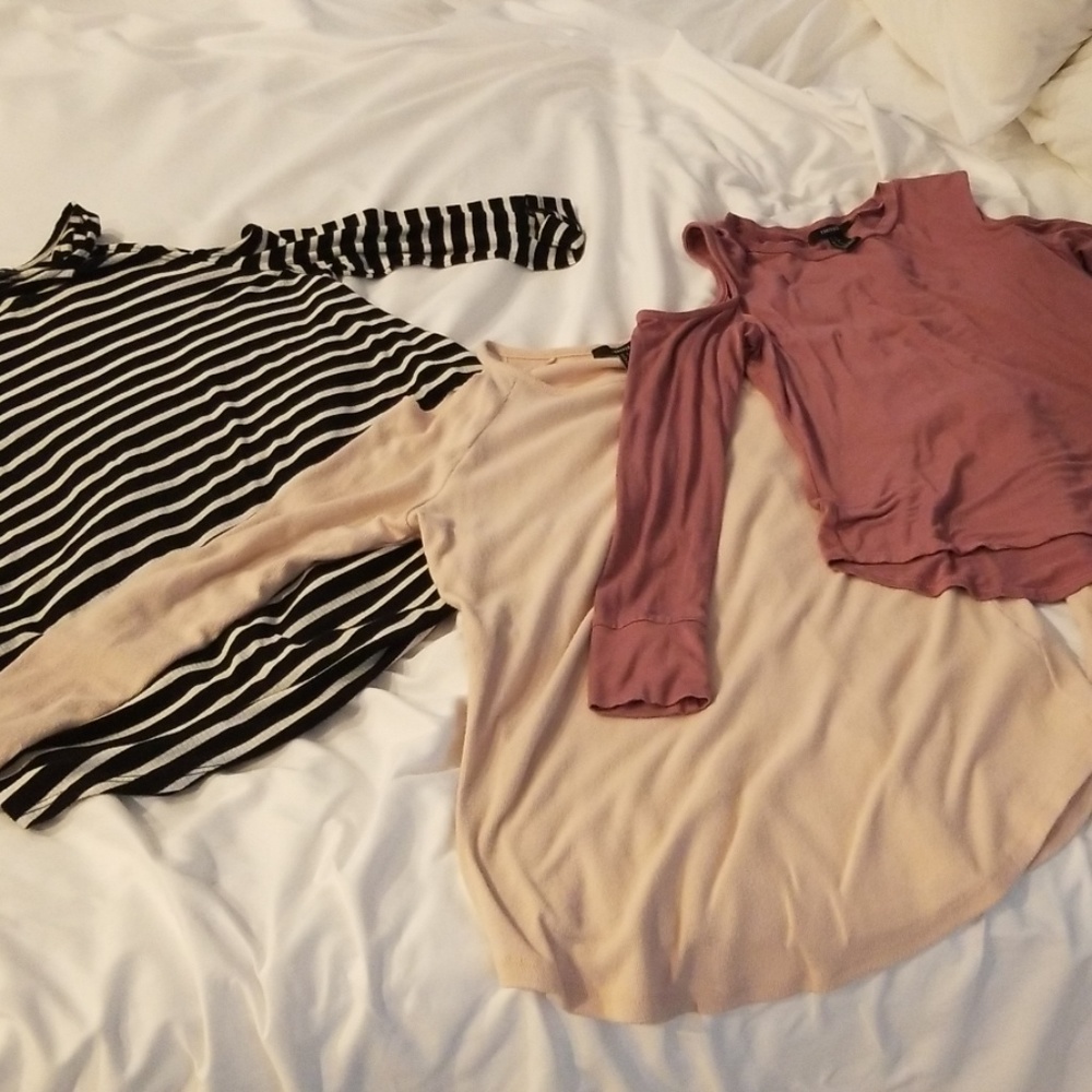 4 cold shoulder long sleeve tops size small